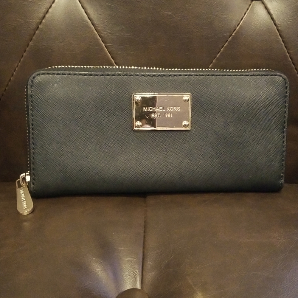 Michael Kors Black Pebbled Wallet with Gold accents,card slots and inside zipper